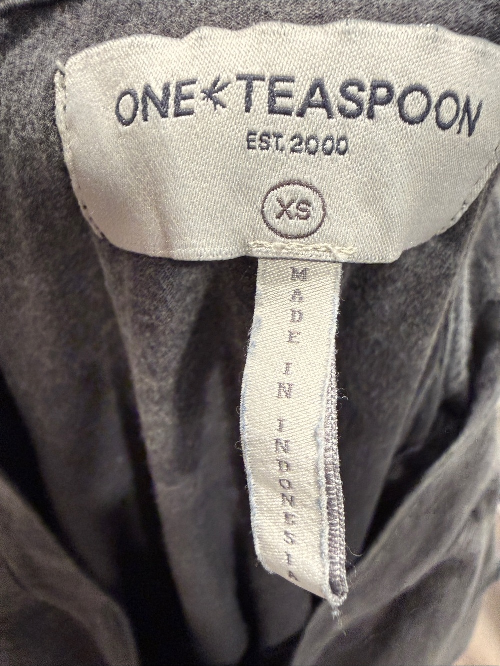 One Teaspoon Star Appliqué Long Sleeve Tee — NWOT XS - Picture 12 of 12
